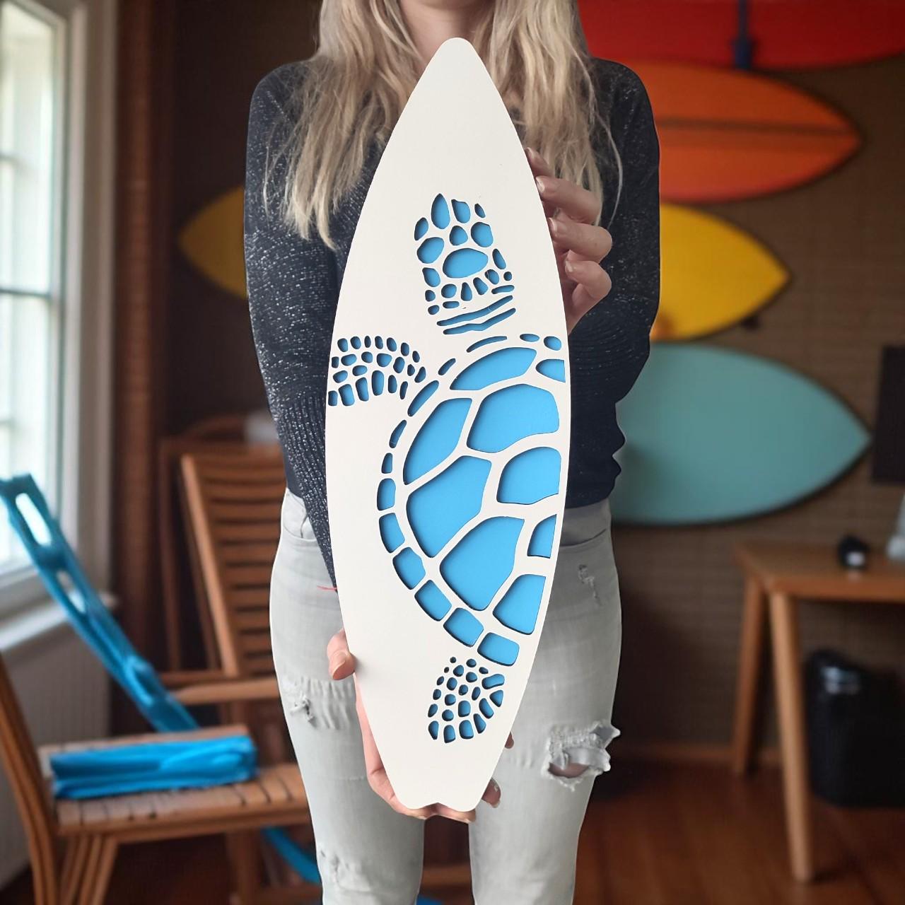 Hand-Painted Turtle Surfboard Wall Decor: Coastal Beach Art
