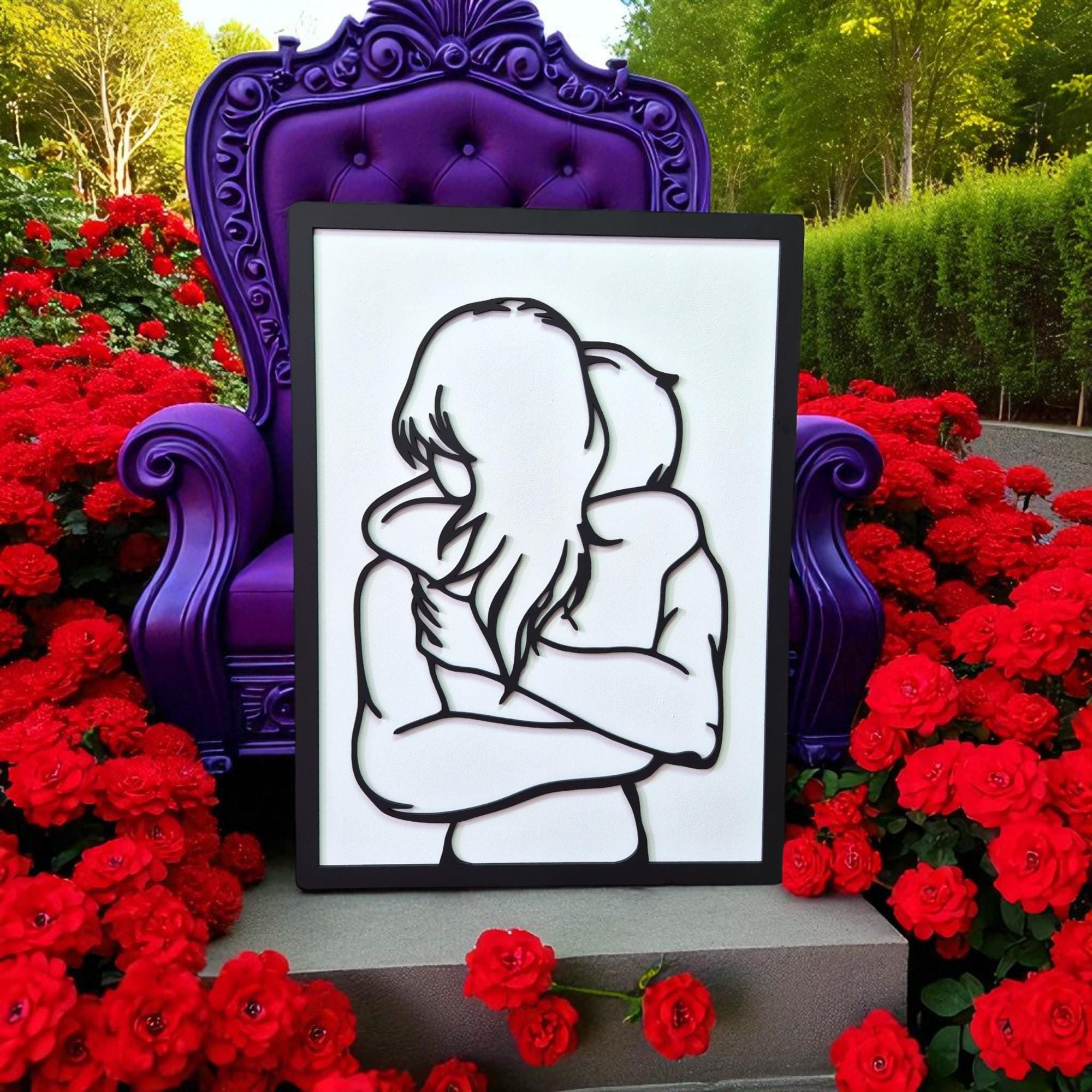 Hand-Painted Hugging Couple Wood Wall Art: Romantic Silhouette